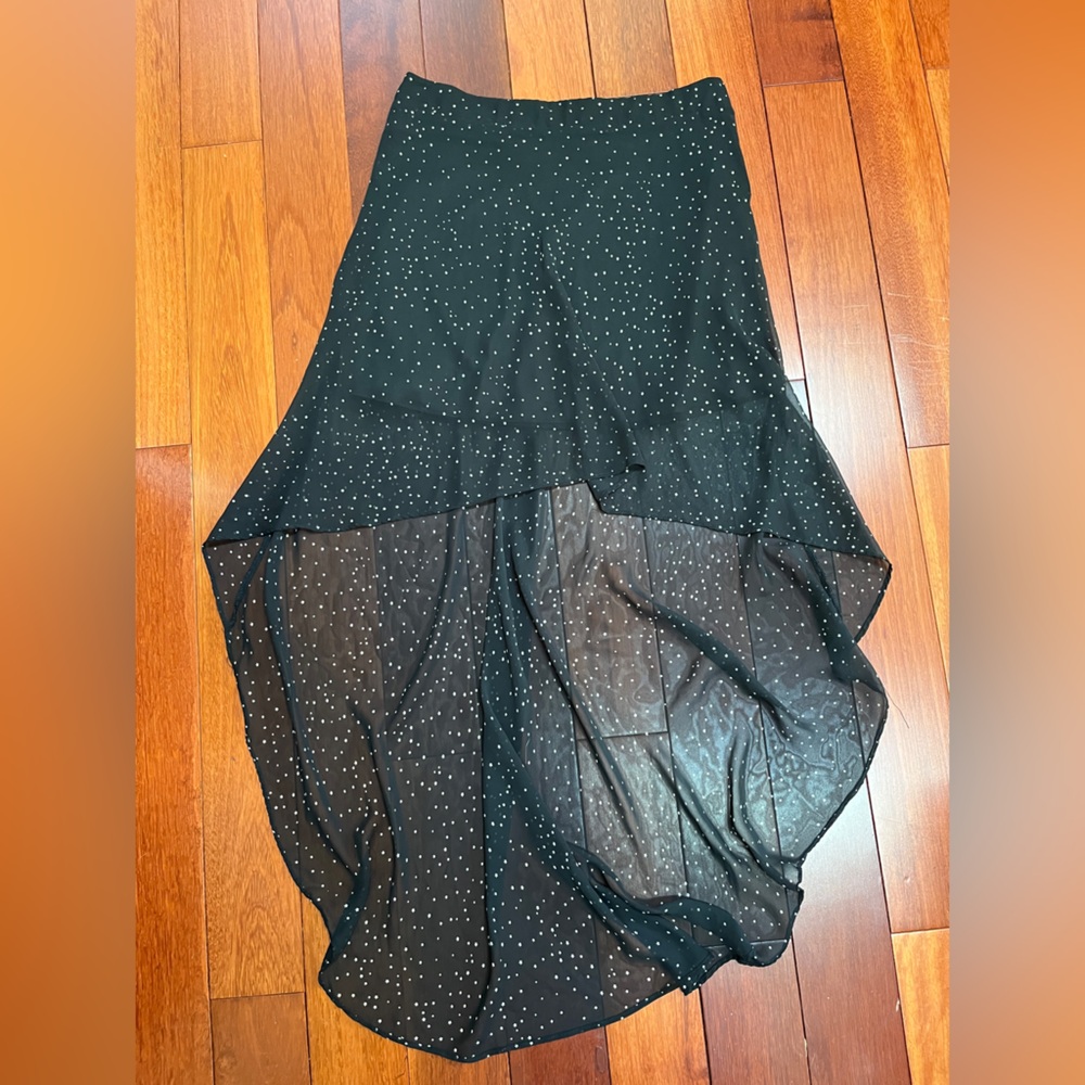 Chic Black Star Print High-Low Sheer Skirt